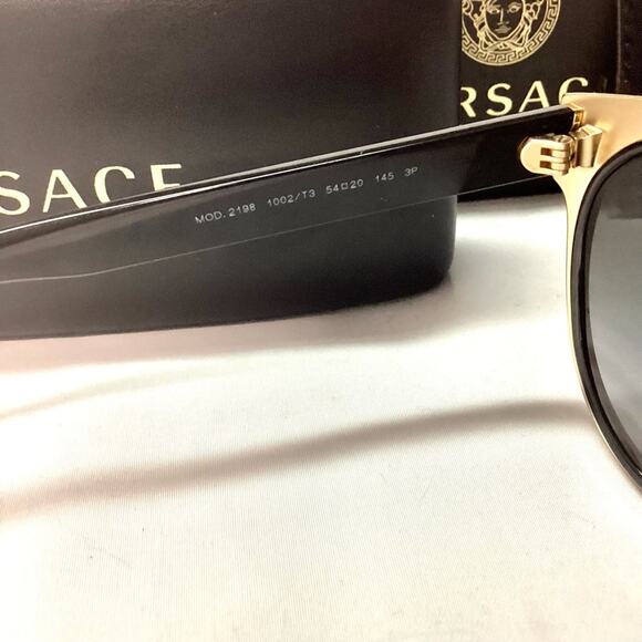Versace Medusa Charm VE2198 Sunglasses main image 9